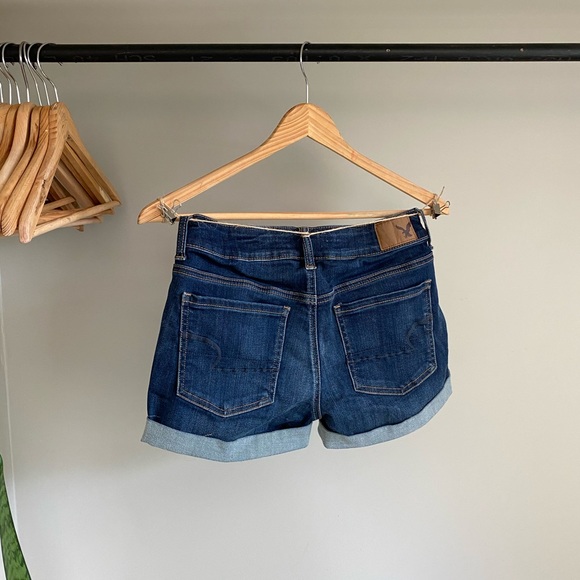 American Eagle Denim Shorts - Size 2 - Picture 2 of 9